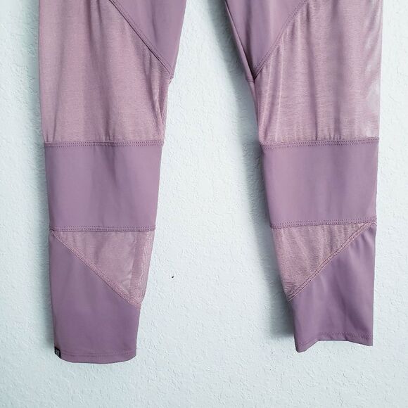 Onzie Flow Lilac Mesh Panel Capri Leggings - Picture 3 of 9